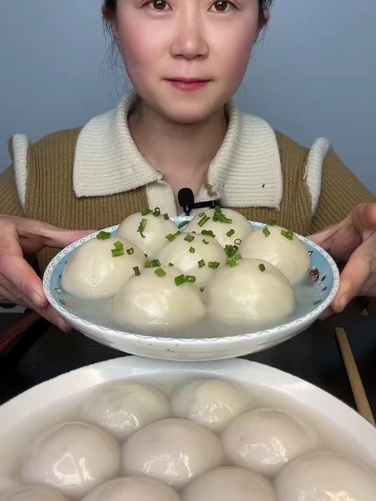 现包荠菜肉汤圆咬开爆汁!鲜到掉眉的春日限定香迷糊了