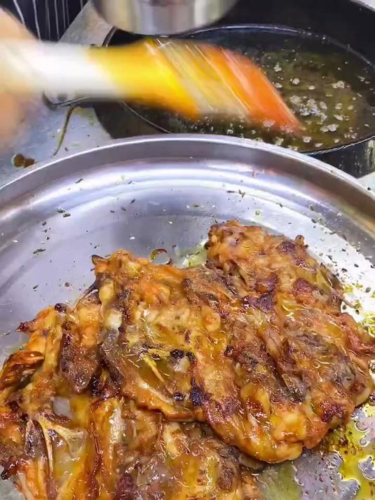 铁板大鸡架 外焦里嫩 好吃到天天排队还能做鸡架 鱿鱼 牛排 鸭肠