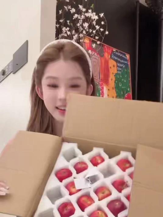 一年就这一季的东北鸡心果,我女儿每年都嚷嚷着要吃