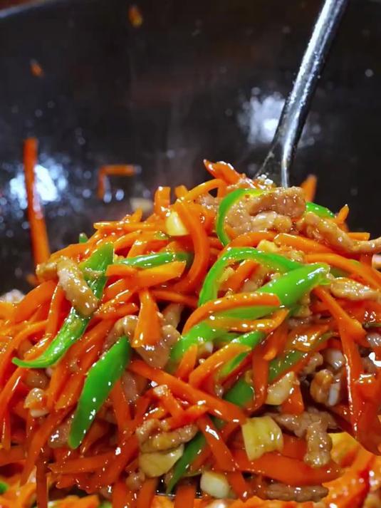 下饭菜家常小炒胡萝卜炒肉太美味了
