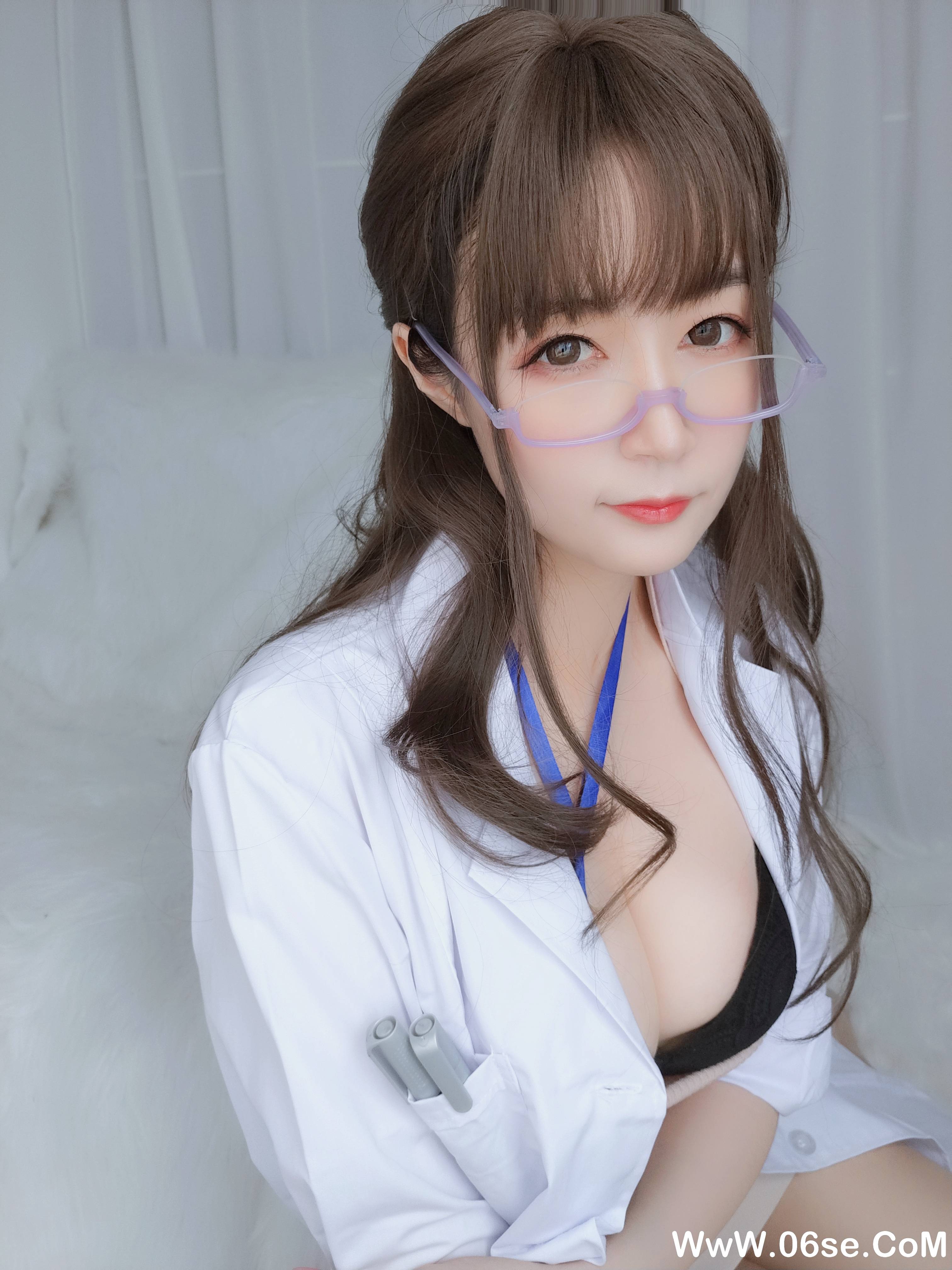 图片[119]-Coser小姐姐白银 NO.060 – 私人医生[159P+6V1.03G]-六色网