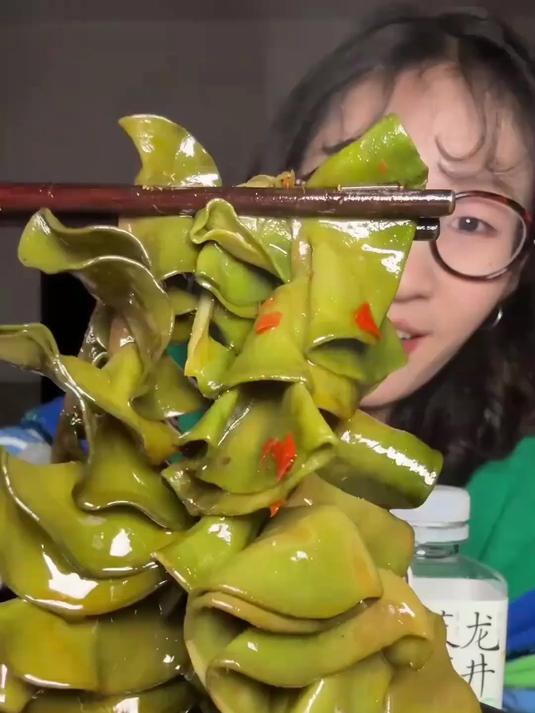尝尝网上很火的火锅食材,有你喜欢吃的吗!