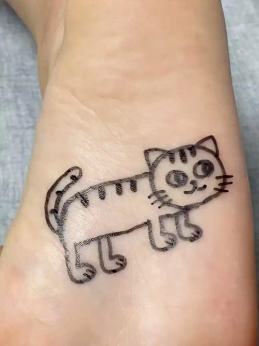 写4个5在脚丫上画可爱的小猫咪,简单易学!