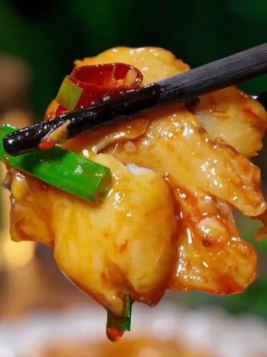 美食教程 今天推荐一道香辣鱼片,做法简单好吃又下饭