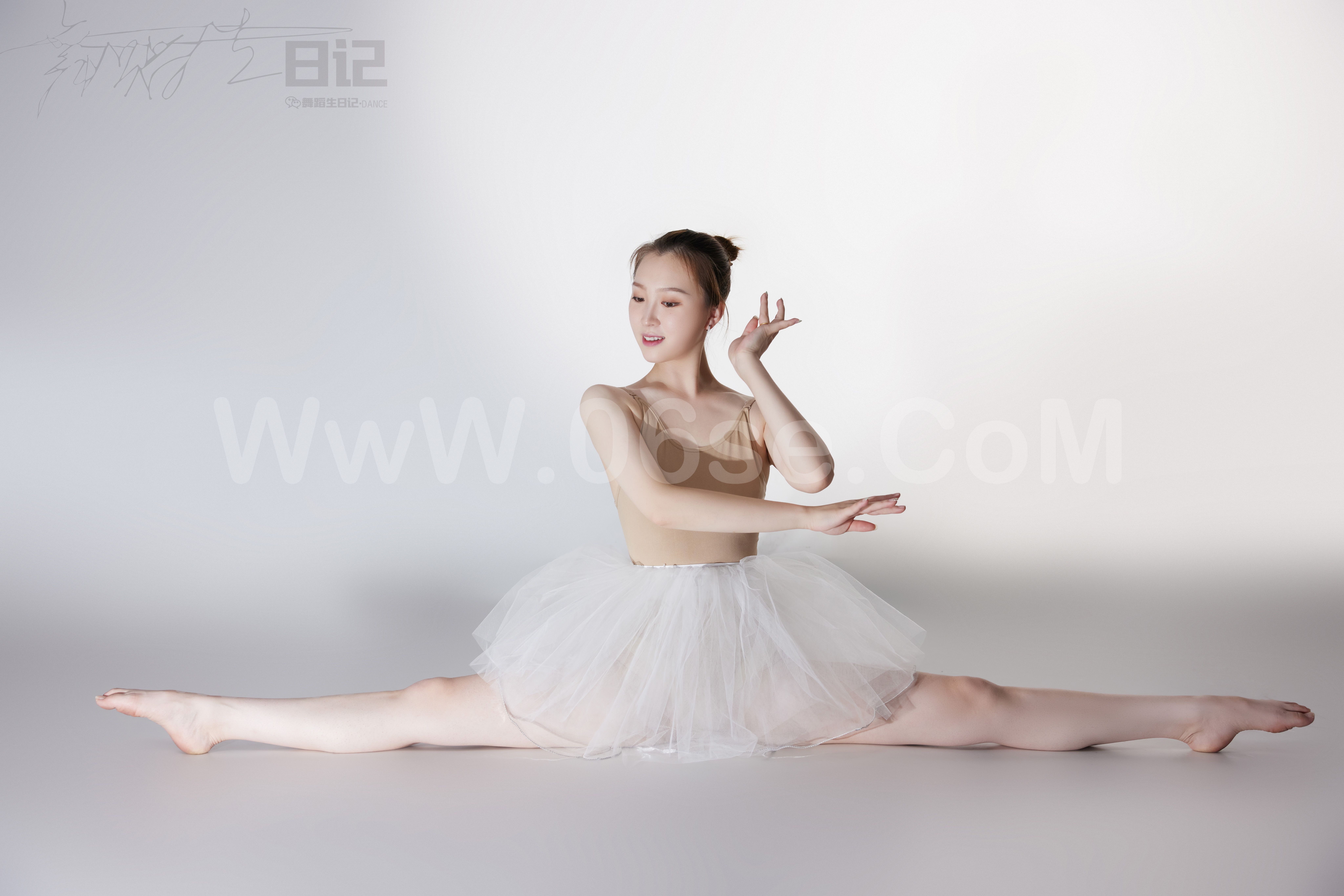 图片[38]-[GALLI嘉丽]舞蹈生日记 076 – 高雯雯[41P／315MB]-六色网