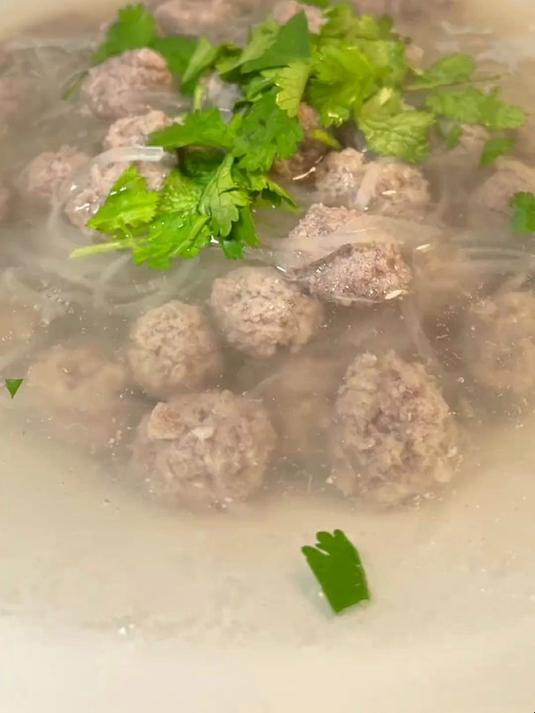 萝卜粉丝丸子汤，好做又好吃，认点真生气 哼