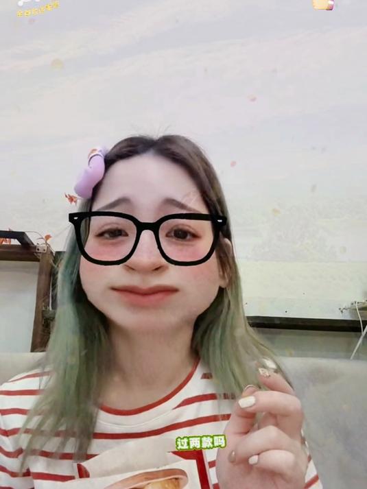 咬下黄山烧饼,薄皮掉渣内馅咸香,美味在舌尖绽放