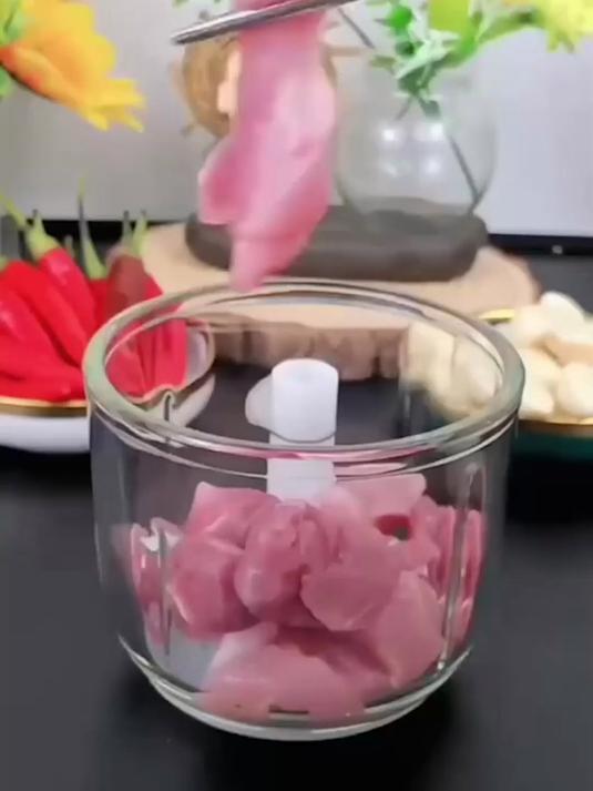 宝宝辅食必备！电动蒜蓉机无线，全自动绞碎，多功能超爱！