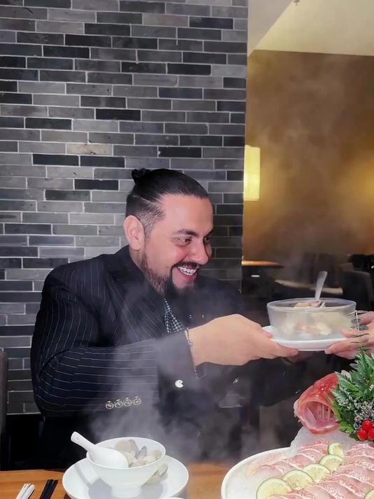 好多外国人都不知道为什么粥也可以煮火锅,粥底火锅就得冬天吃!