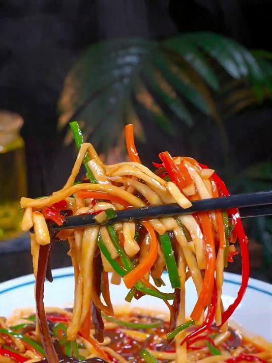 中国菜杏鲍菇炒辣椒丝