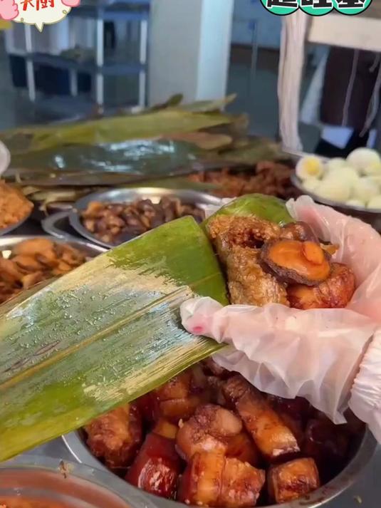 海鲜控狂喜!鲍鱼 + 干贝 + 虾仁,这款粽子鲜到直跺脚