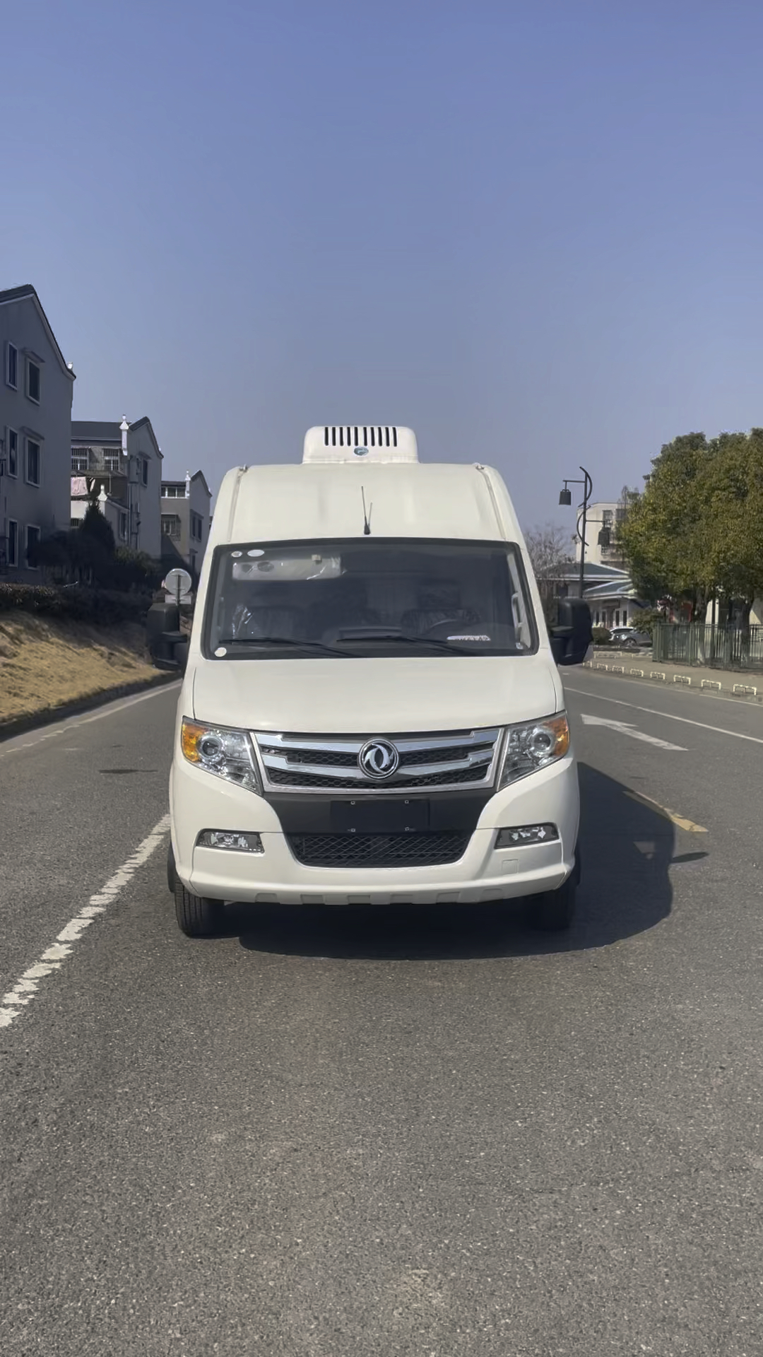 #面包冷藏车 #冷藏车厂家  东风御风面包冷藏车欧系轻客驾乘舒适,玉柴140马力动力强劲