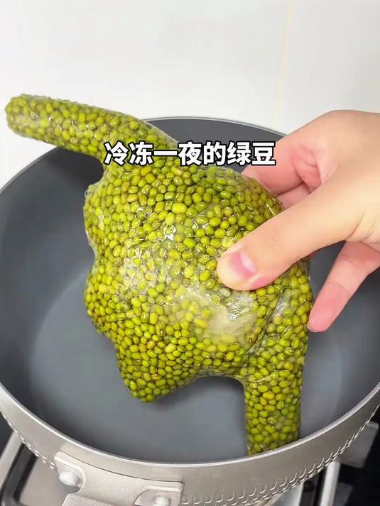 瓶装绿豆羹揣包里！常温也能喝，口渴时拧开就炫
