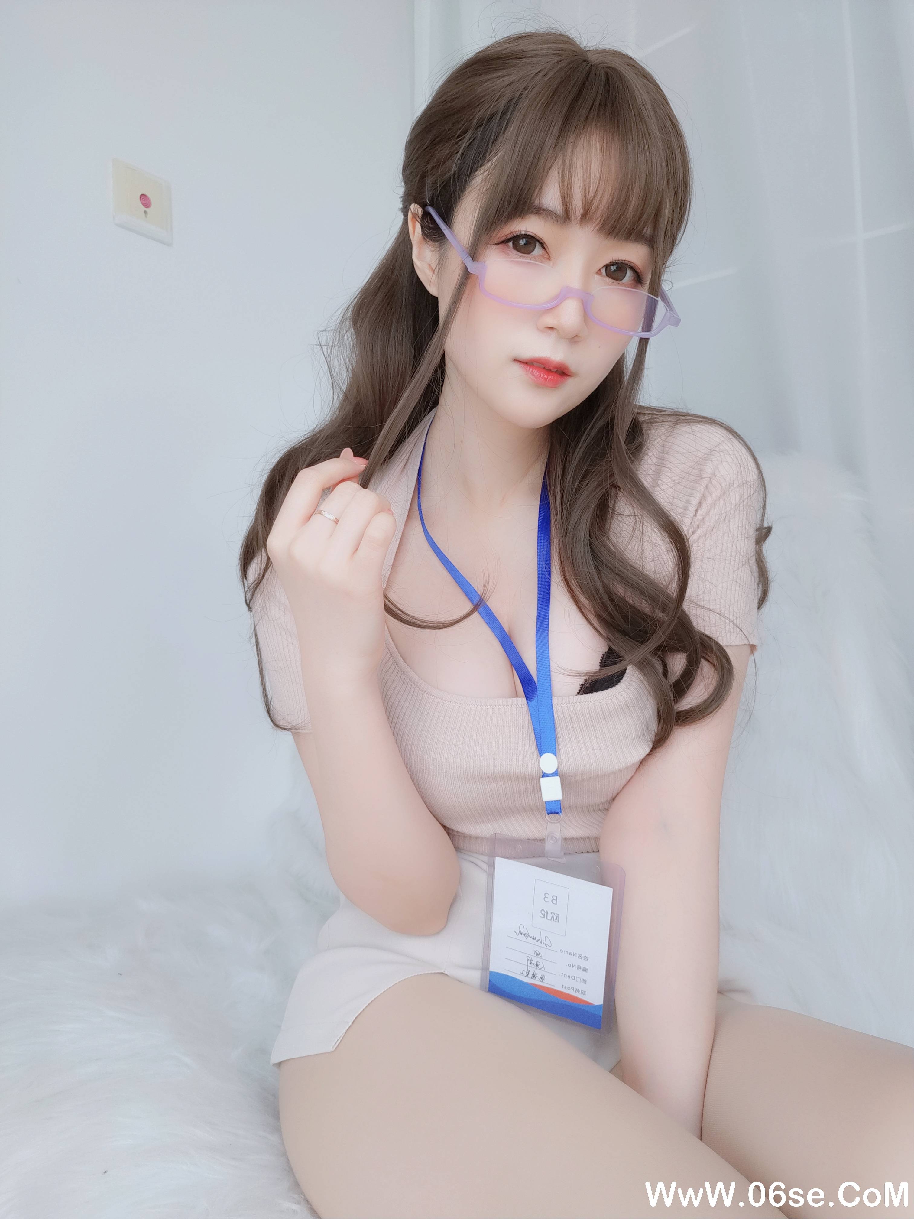 图片[23]-Coser小姐姐白银 NO.060 – 私人医生[159P+6V1.03G]-六色网
