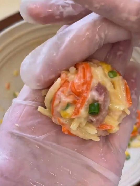 土豆丝火腿鸡蛋饼