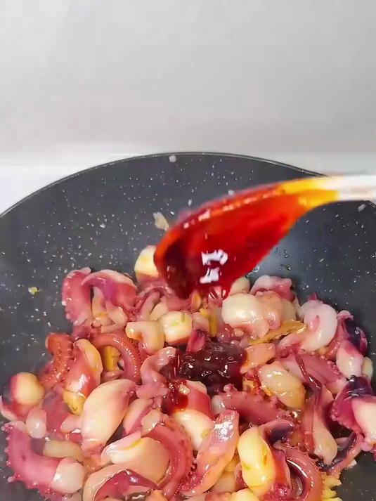 下班加餐超香!鱿鱼须爆炒鲜香,冷冻锁鲜不用处理