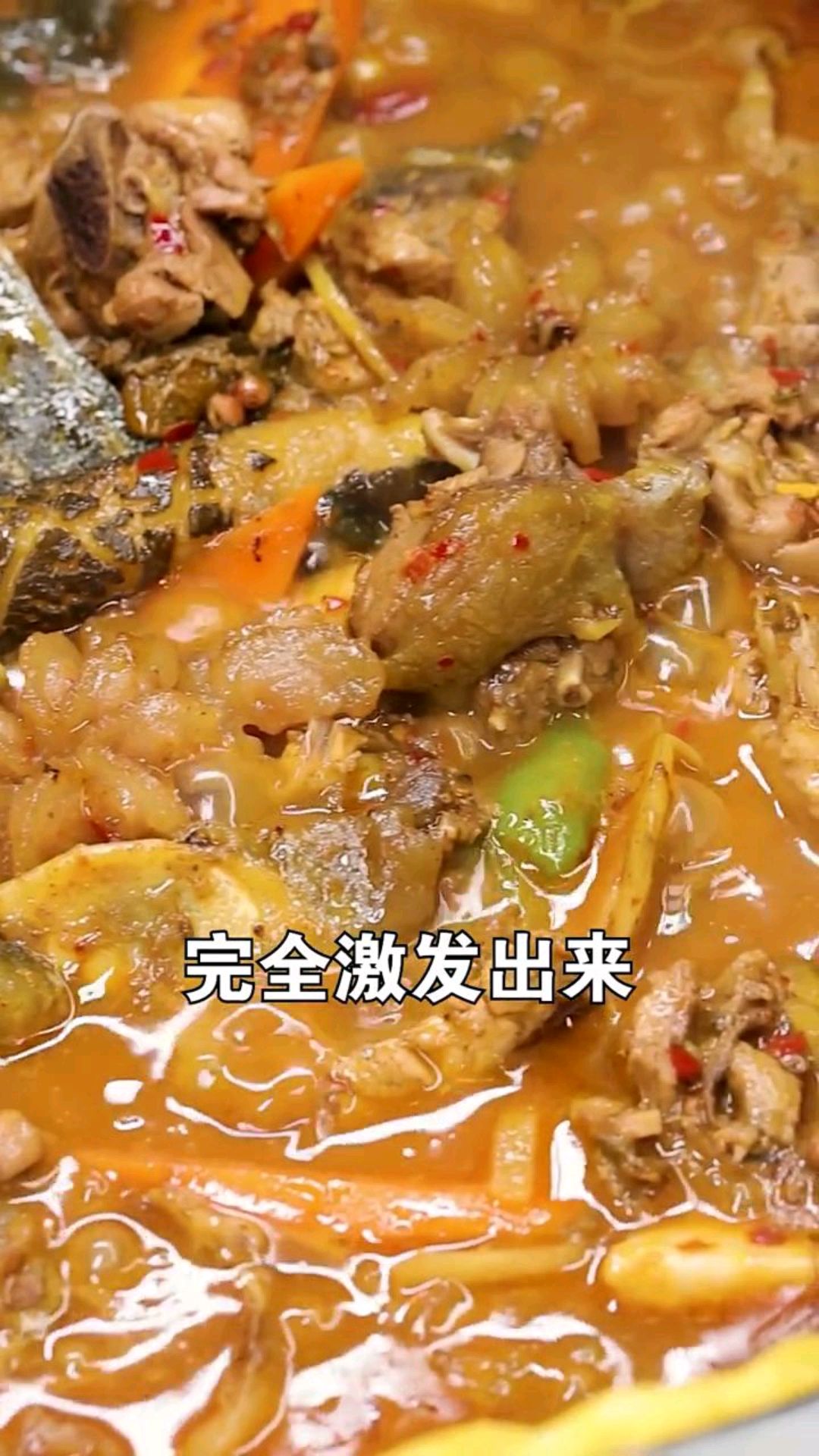 武汉这家老板太豪横,烧甲鱼拿鸡子当配菜