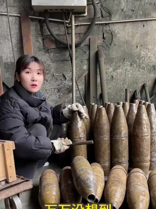 万万没想到，炮弹钢锻打的刀如此好用