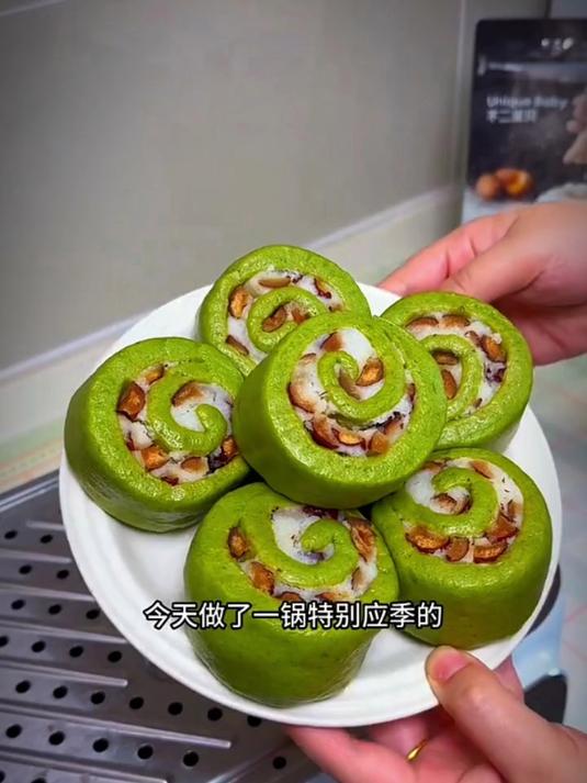 今天给大家分享一个菠菜馒头的做法