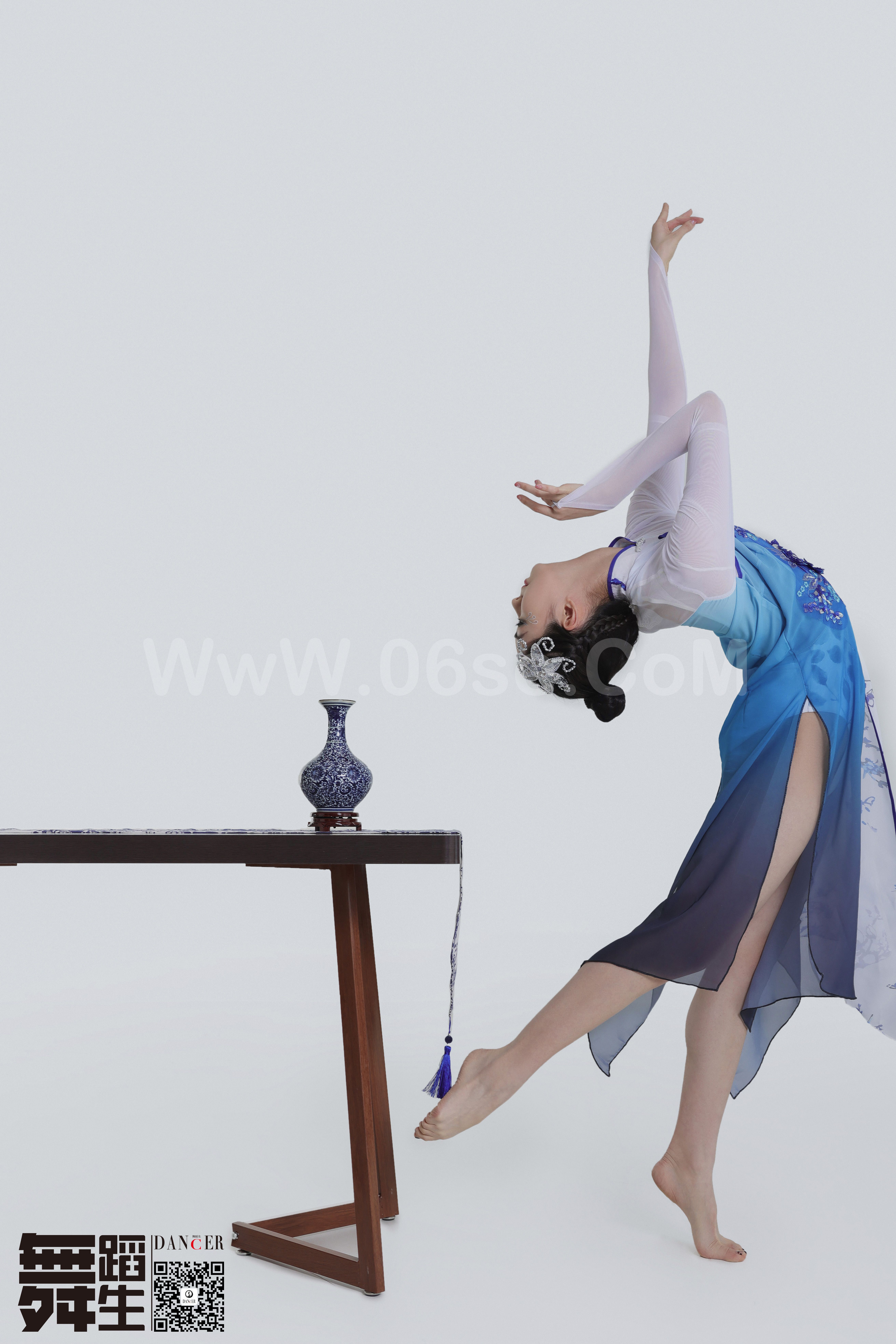 图片[26]-[GALLI嘉丽]舞蹈生日记 104 – 青花瓷 韩玉彤[43P／397MB]-六色网