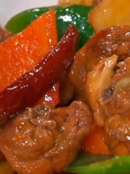 这是最近很火的大盘鸡做法