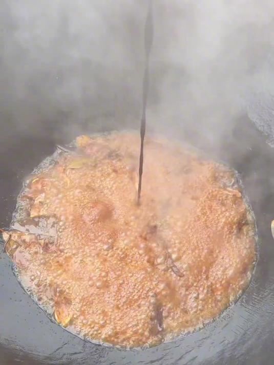 酱牛肉今天老妈做的酱牛肉,软烂入味非常好吃