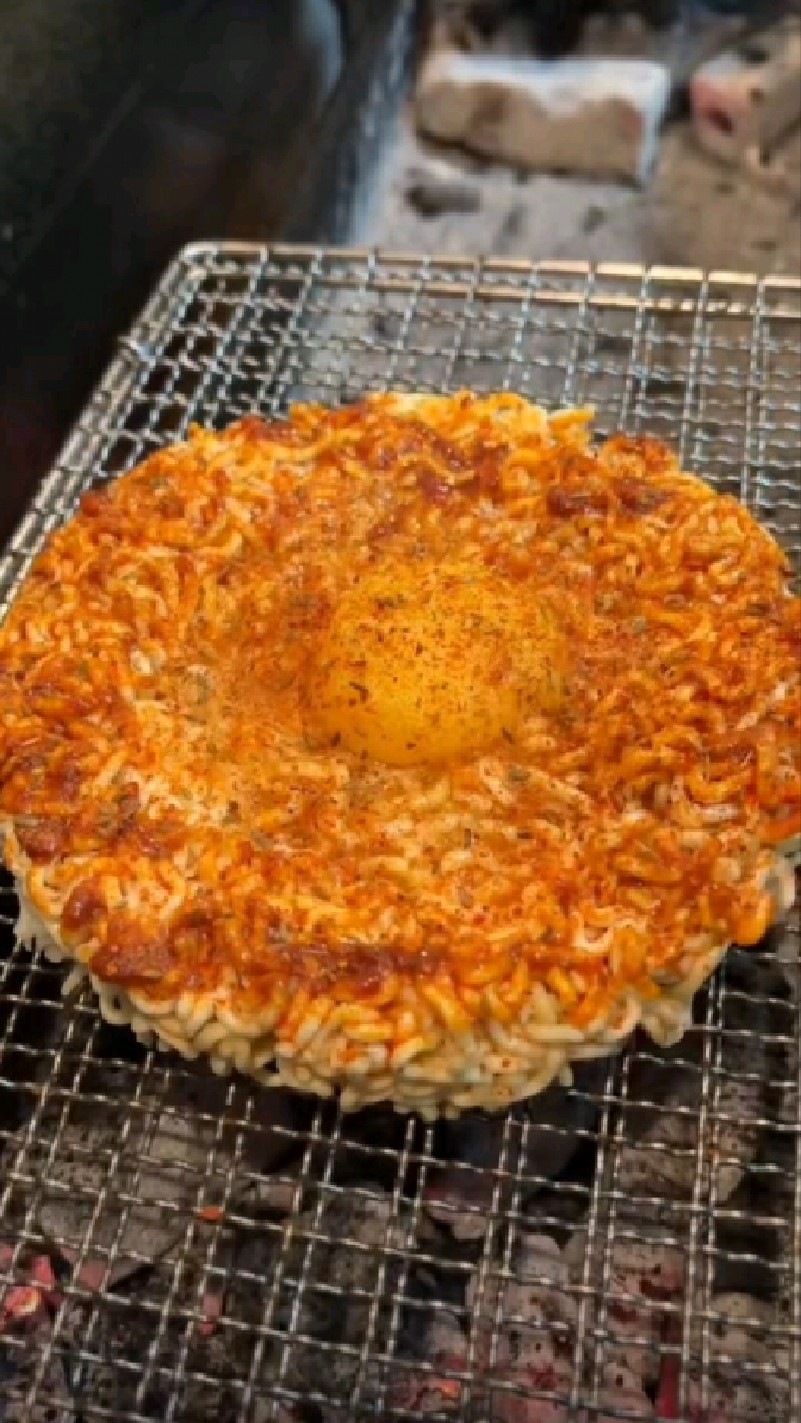 竟然还有烤着吃的方便面?