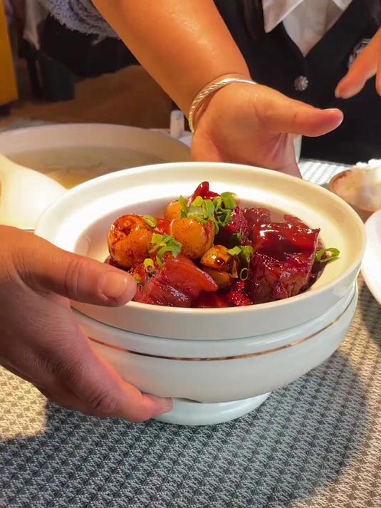 新发现的晋城私房菜～微甜口的红烧肉搭配山楂真的很好吃