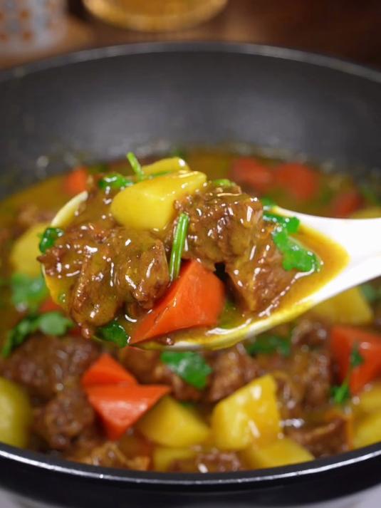 软烂可口的咖喱牛肉