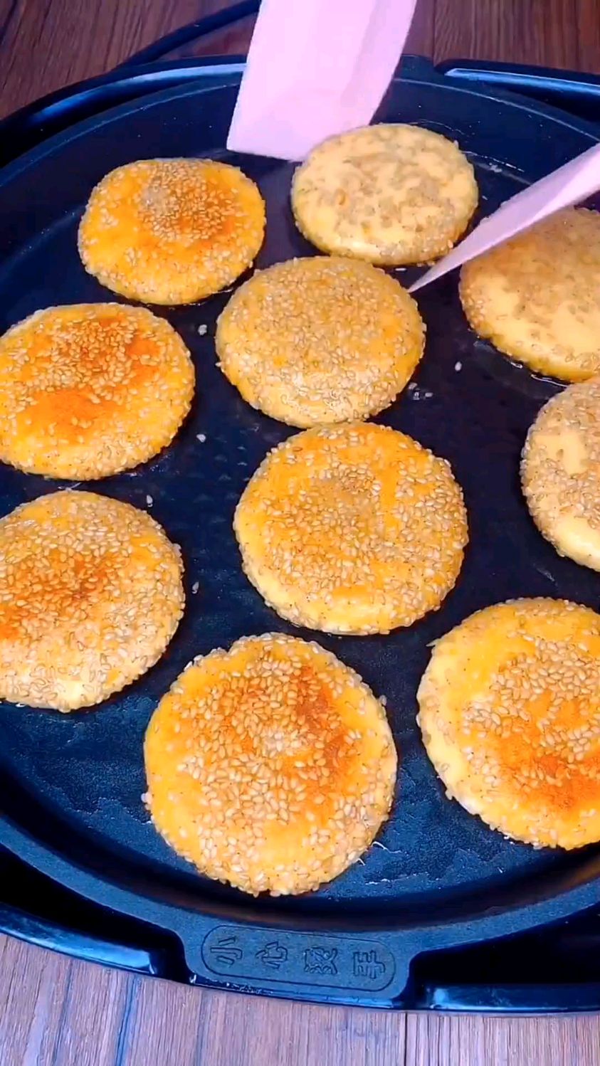 今天我用红薯做了糯米饼,做法简单家常,一看就会