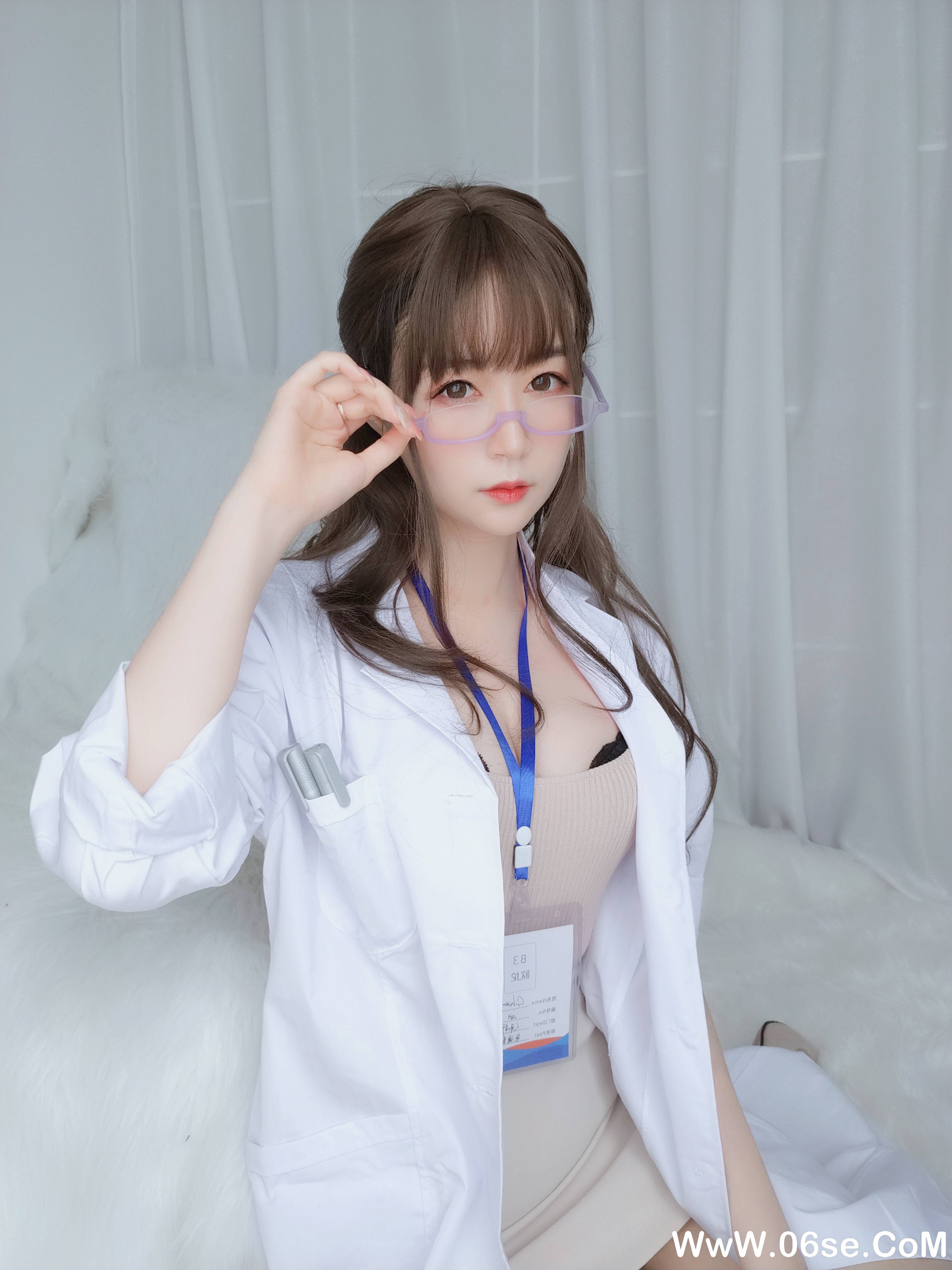 图片[110]-Coser小姐姐白银 NO.060 – 私人医生[159P+6V1.03G]-六色网