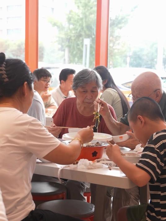 谁说做外卖又累又卷?30万加盟「鱼你在一起」,公司帮你扛!