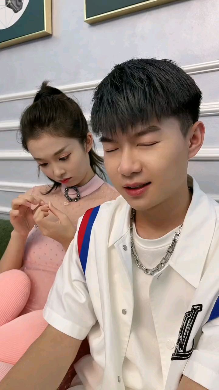 天鹅飞蛤蟆追!男人看女人程序要做对!哈哈
