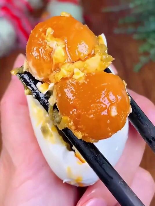 普通鸭蛋靠边站,双黄烤海鸭蛋香疯全网!?