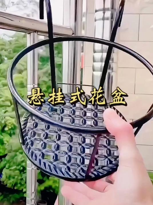 阳台上装了几个这样的花架,我的多肉终于有家了,美极了!