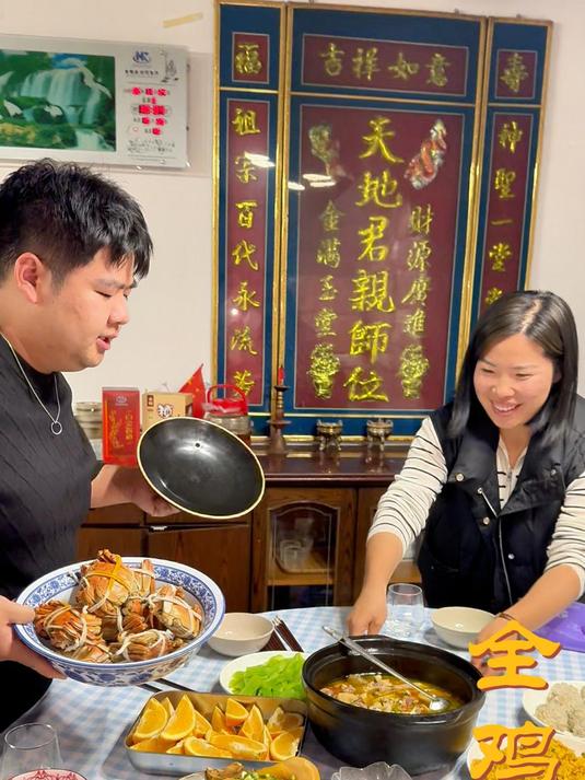 正好跟大哈姐一起从赣州回来,阿立来给她做一顿全鸡宴