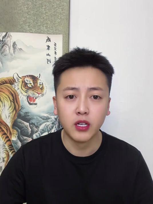 都想看博伊卡的纹身 今天他来了