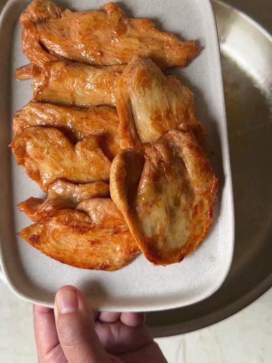 分享个平时做奥尔良鸡胸肉的方法