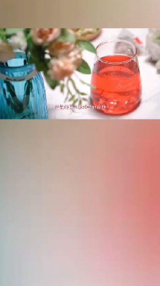 炎炎夏日,一杯冰镇酸梅汤,解渴又好喝。老北京味道的桂花酸梅汤。