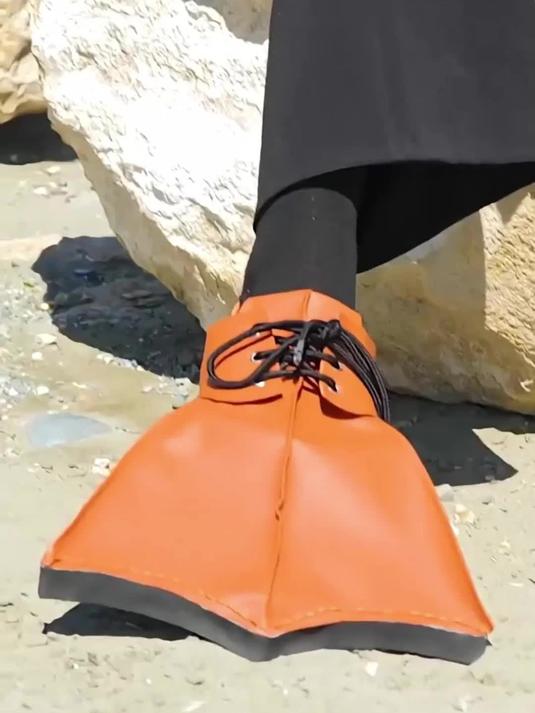 潜水脚蹼改鸭掌形包皮革制创意鞋