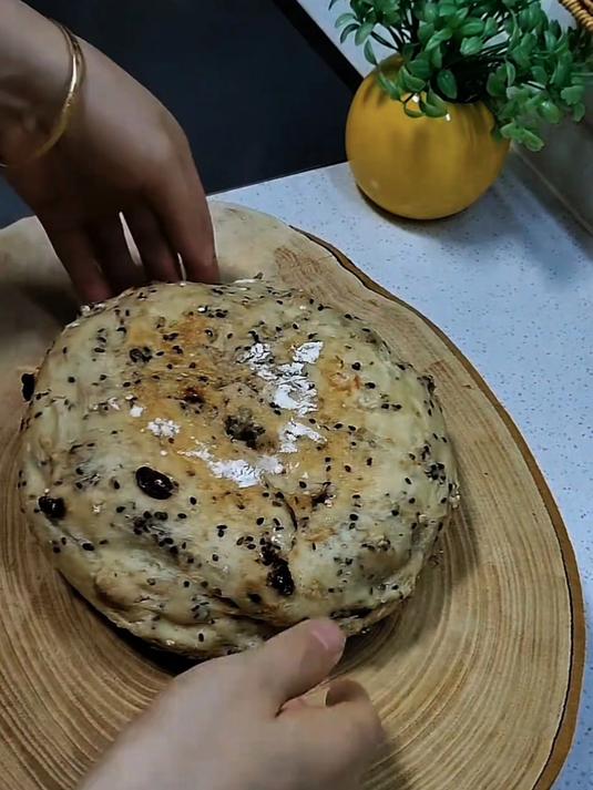 今天用电饭锅做面包