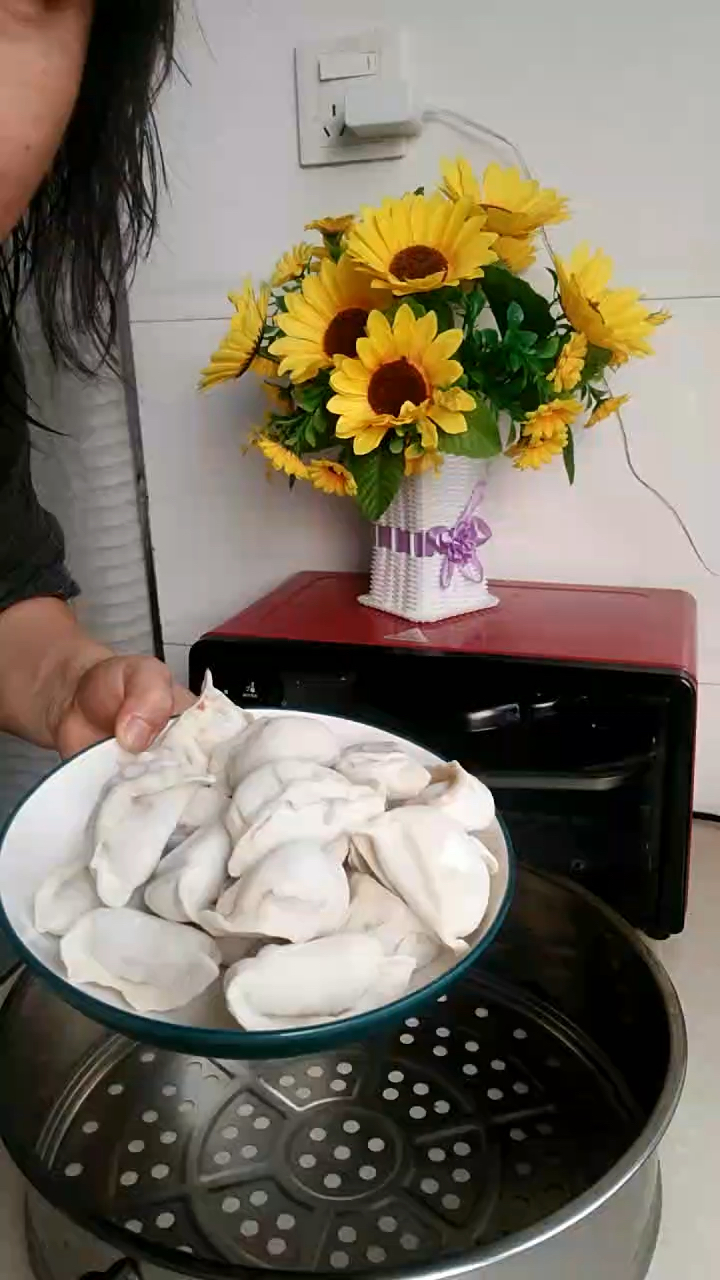 东北冻饺子的蒸法
