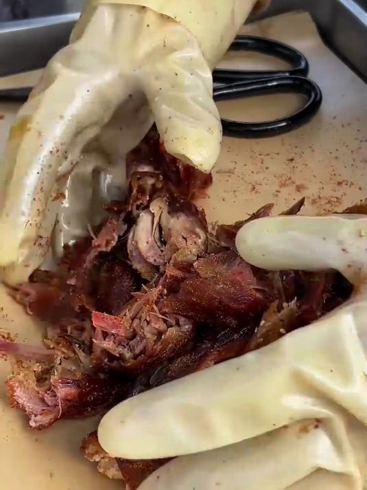 25一只的脆皮手撕烤鸭