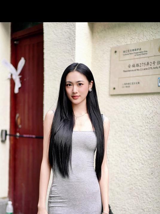 一眼就沦陷的气质女明星!上海街拍。阔阔