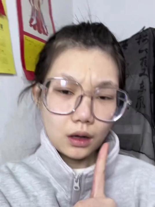 “温婉新中式看腻了?为什么不试试中性风新中式妆容呢”