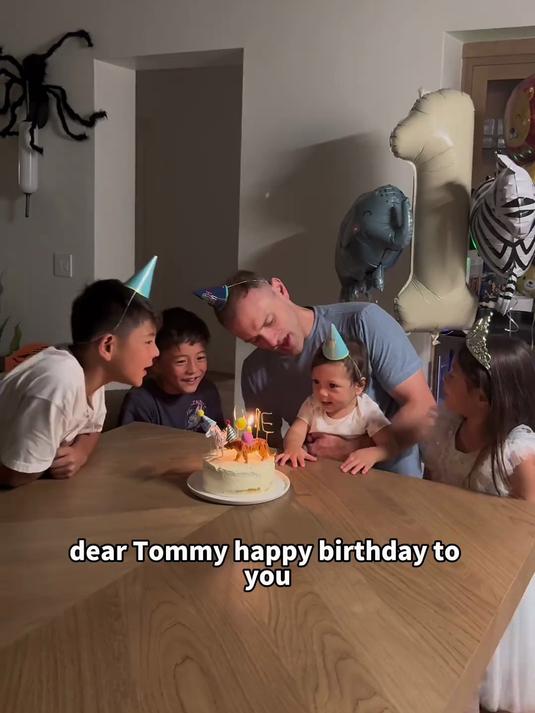 小老四一岁生日啦给他做了他人生第一顿大餐和生日蛋糕!