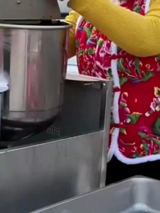 挑战2个小时卖50斤爆米花 水果爆米花 纪录摆摊生活