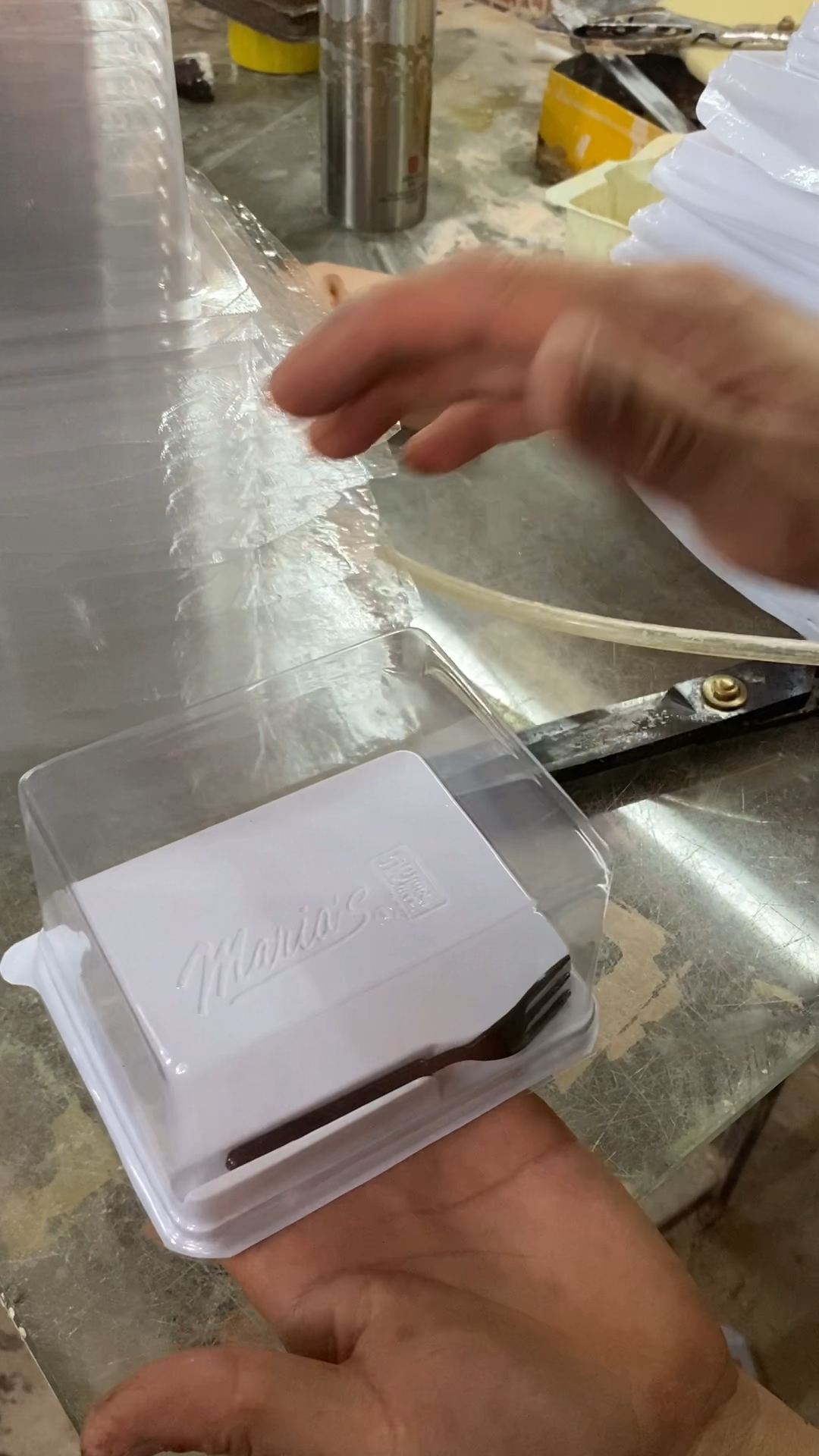 慕斯方块糕点底面套吸塑盒,按原样板复模改版加LOGO制作过程