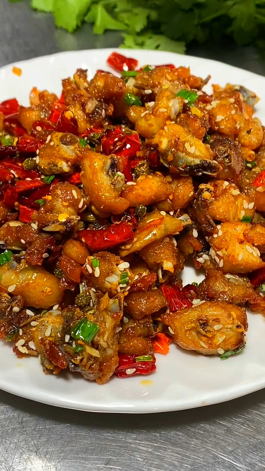 辣子鸡简单家庭版做法,香酥麻辣并且外交里嫩!