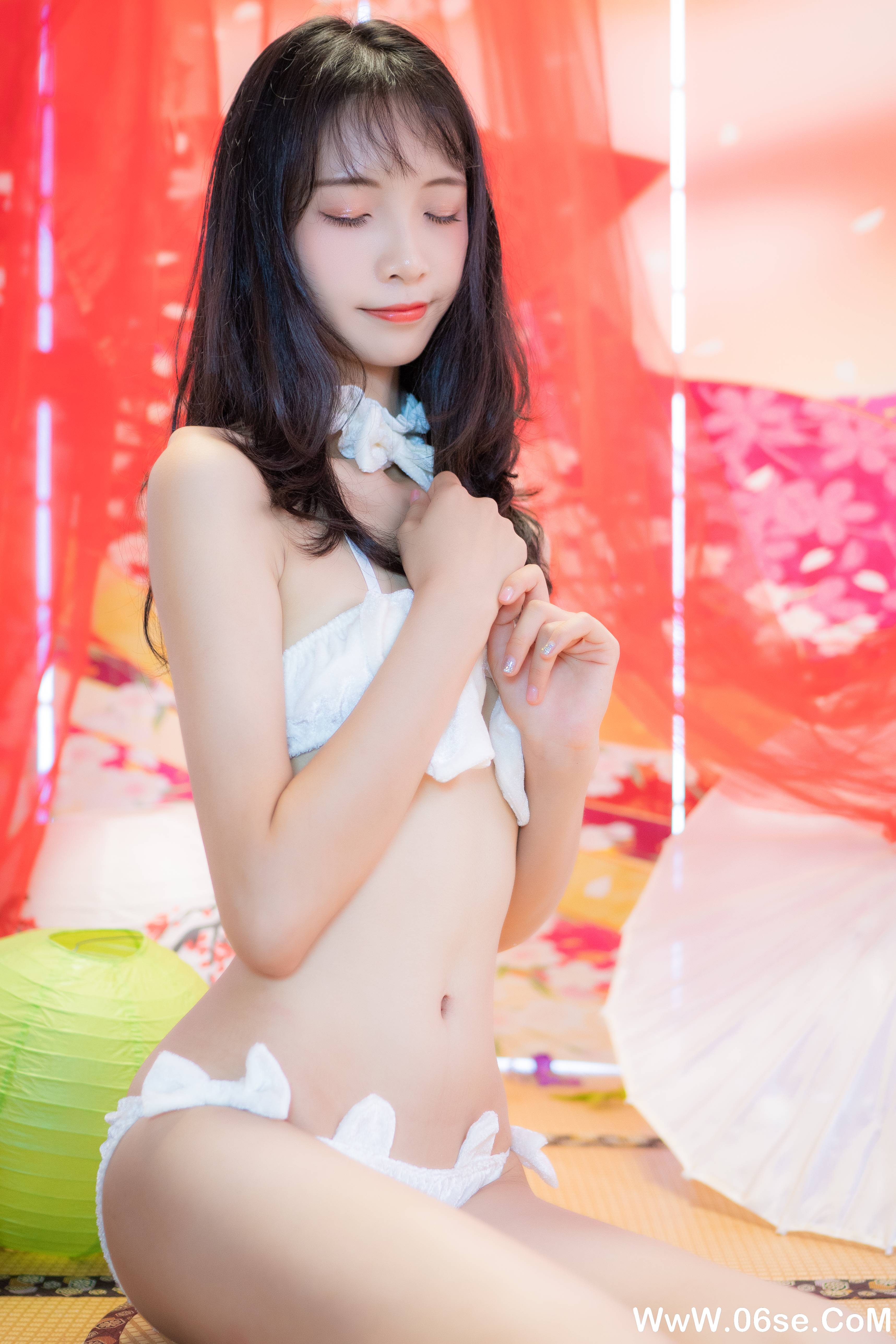 西瓜少女 NO.008 – 日系棚拍白猫咪内衣[34P356M]-六色网